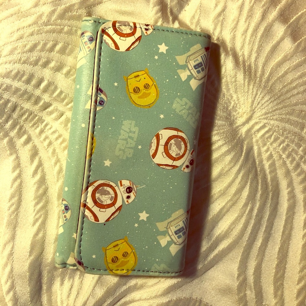 Star wars small wallet. R2D2, BB8,C3PO design.